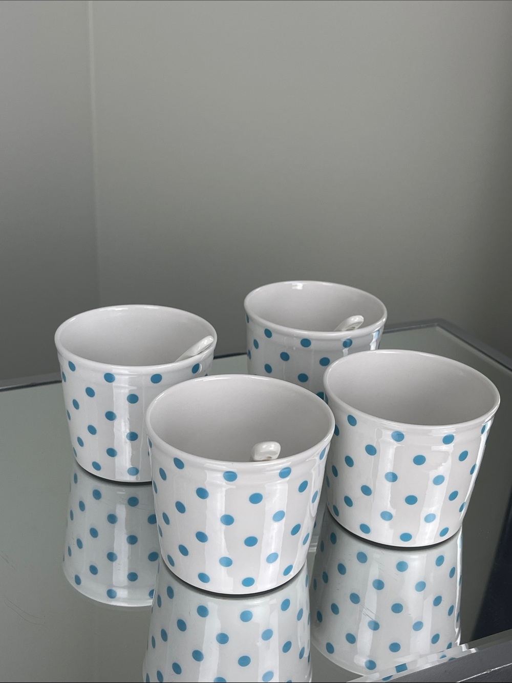 Crofton Ice Cream Bowls Set of 4 with 3 Matching Spoons Blue Polka Dot